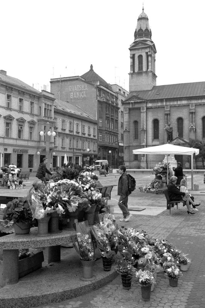 Trg Petra Preradovića 1995. godine